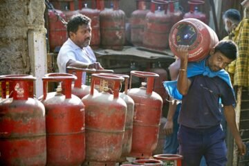 இனி 25 நாட்களில் கியாஸ் சிலிண்டர் புக் செய்யலாம்! 45 நாள் காத்திருப்பு முடிவுக்கு வந்தது!