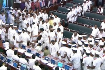 சட்டப்பேரவையில் பரபரப்பு: திமுக எம்.எல்.ஏ.க்கள் வெளியேற்றம்!