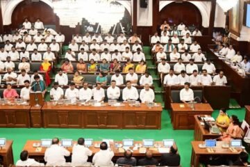 13 மசோதாக்களில் 12-க்கு ஆளுநர் ஒப்புதல்! குடியரசுத் தலைவருக்கு அனுப்பப்பட்ட ஒரு மசோதா !!