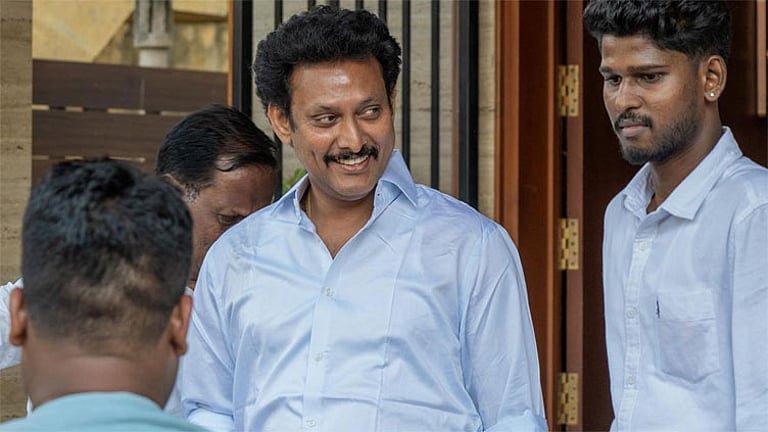 dailythanthi 2026 09 ரூ.100 கோடி லஞ்ச வழக்கு: அன்பில் மகேஷிடம் 7 மணி நேரத்துக்கு மேல் விசாரணை!