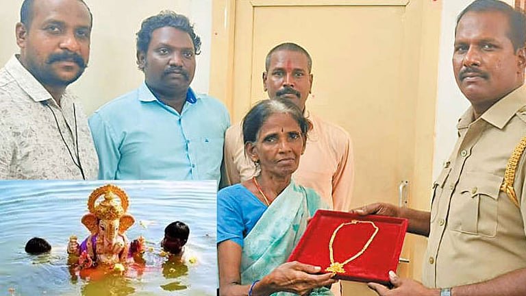 dailythanthi 2026 09 19 0129zew9 364 விநாயகர் சிலையுடன் 7 பவுன் நகையை தவறவிட்ட மூதாட்டி: ஏரியில் தேடி மீட்ட போலீசார்!