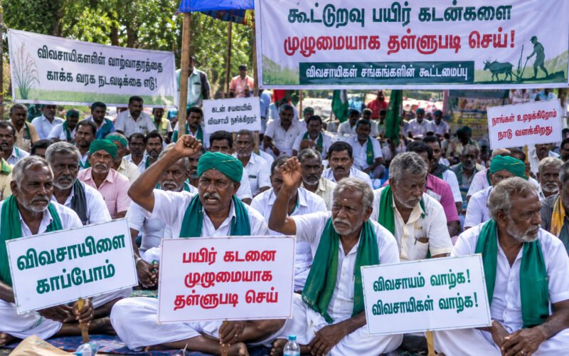 பயிர்க்கடன் முழுமையாக தள்ளுபடி செய்ய கோரிக்கை: 9 அமைச்சர்களுடன் விவசாயிகள் 4-ஆம் கட்ட பேச்சுவார்த்தை! 1 file 0000000039b88208a38dae39b2ab7da1 பயிர்க்கடன் முழுமையாக தள்ளுபடி செய்ய கோரிக்கை: 9 அமைச்சர்களுடன் விவசாயிகள் 4-ஆம் கட்ட பேச்சுவார்த்தை!